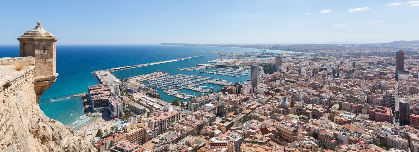 Alicante und die Costa Blanca lassen sich optimal mit dem Mietwagen endecken